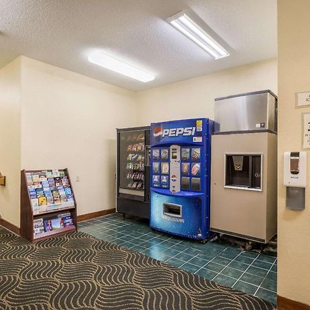 Quality Inn Tulsa Central Exterior foto