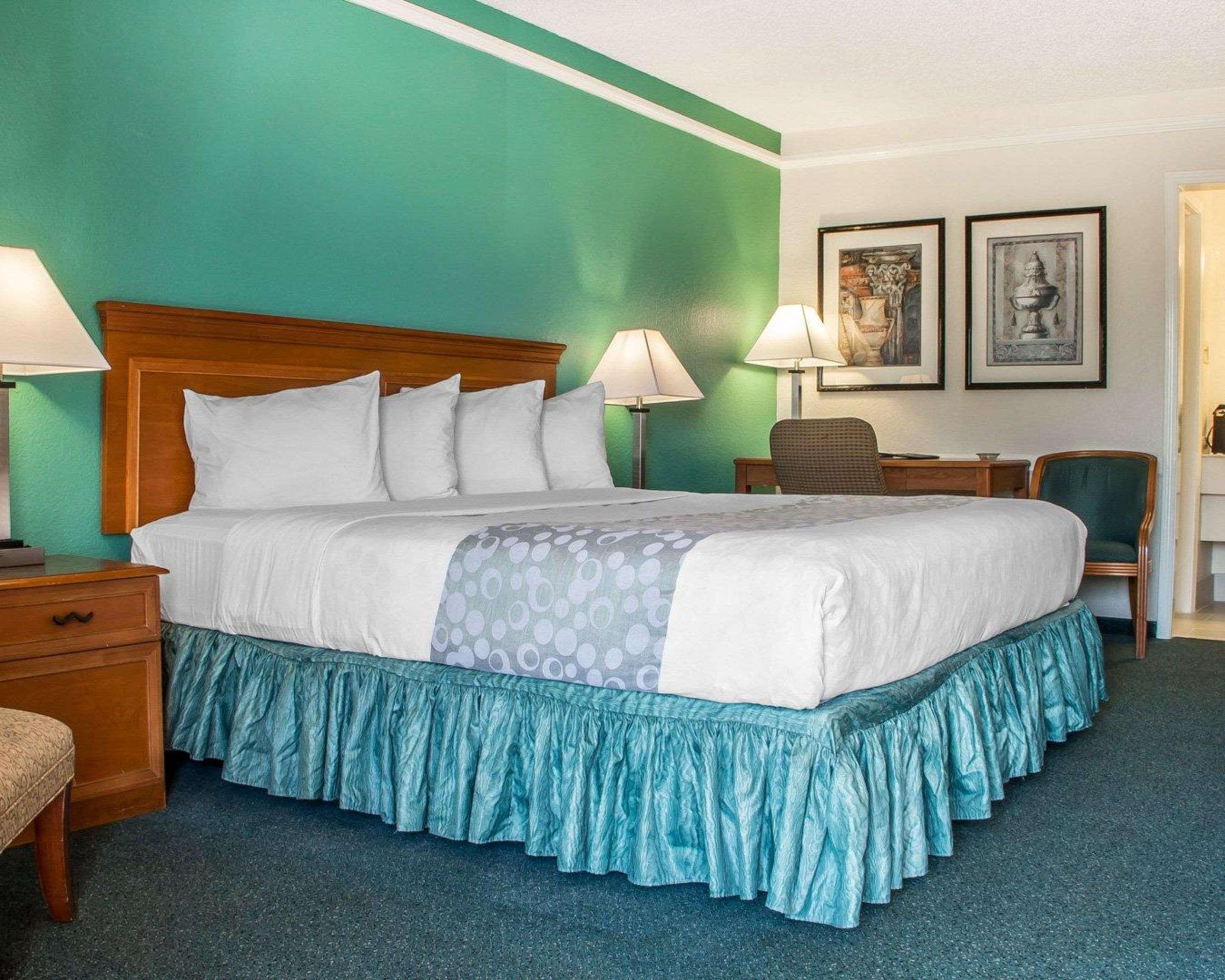 Quality Inn Tulsa Central Exterior foto