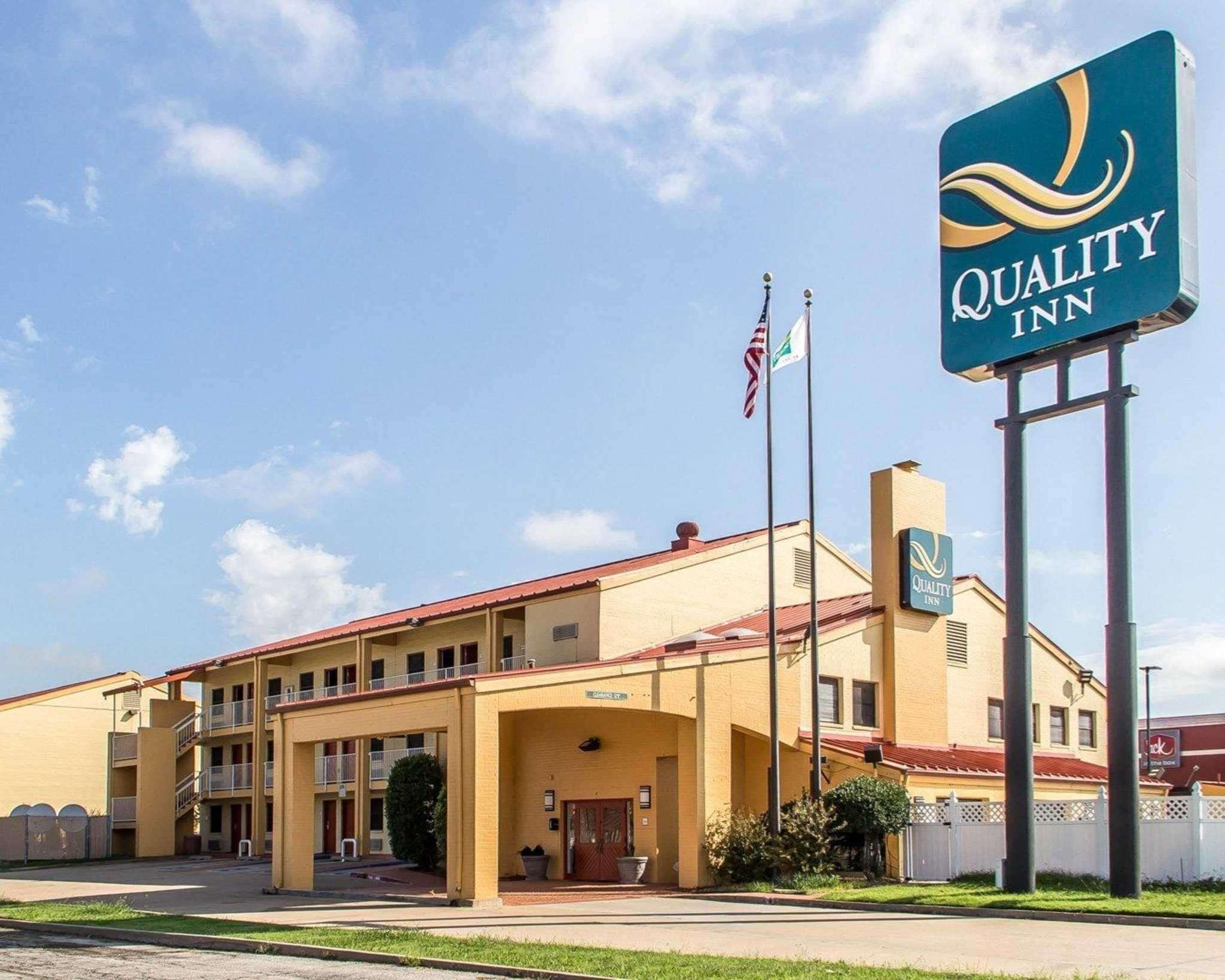 Quality Inn Tulsa Central Exterior foto